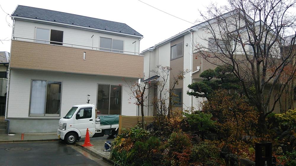 Local photos, including front road. Local (12 May 2013) Shooting