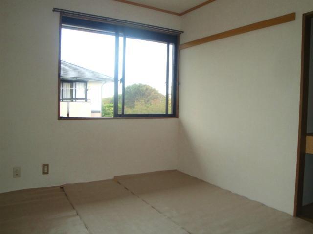 Living and room. And the tatami of smell