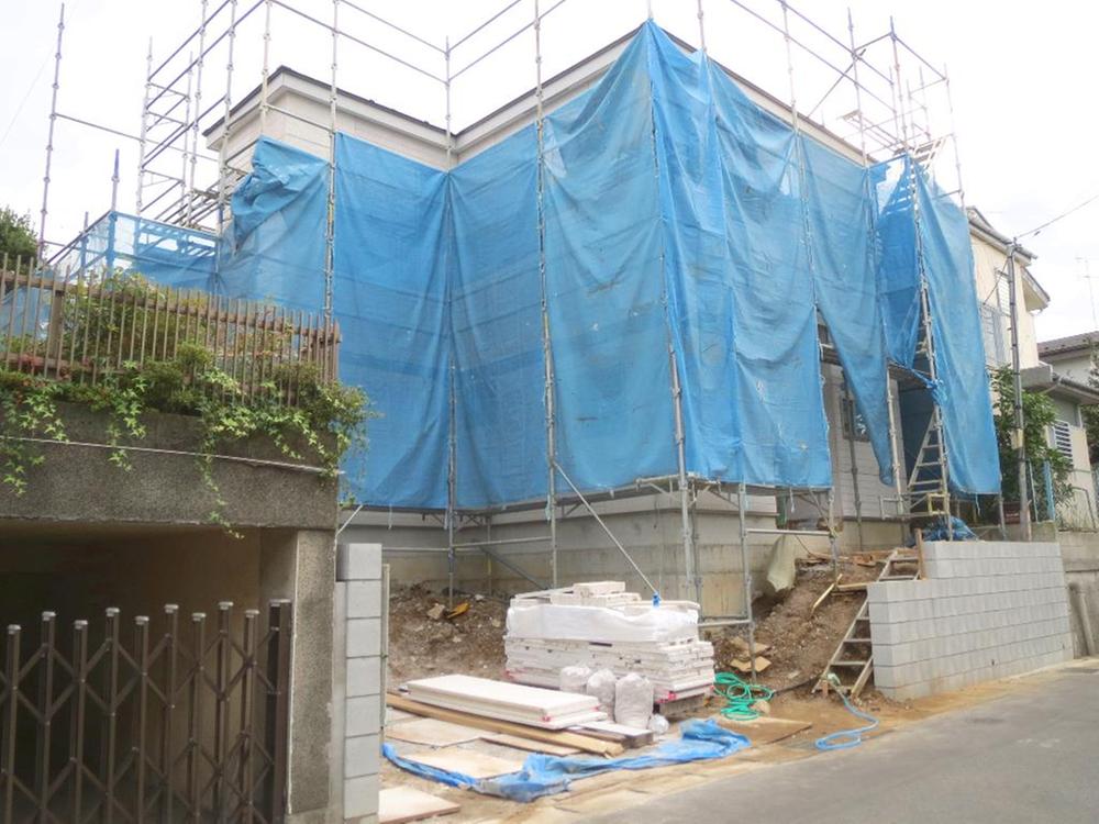 Local appearance photo. Local (11 May 2013) Shooting