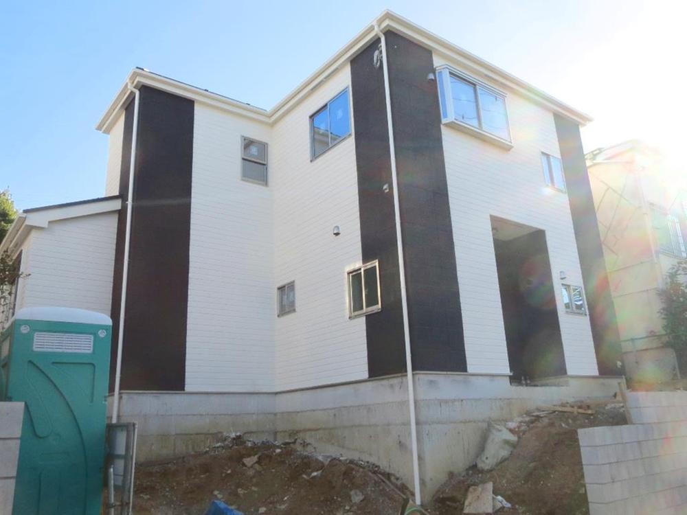 Local appearance photo. Local (11 May 2013) Shooting