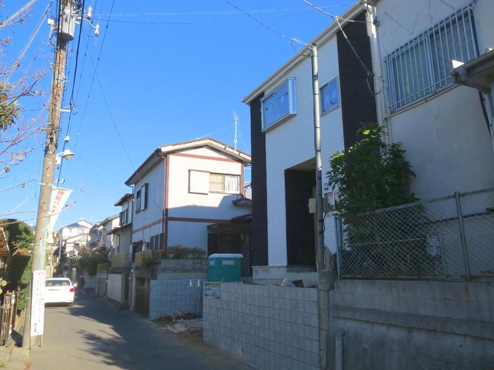 Local photos, including front road. Local (11 May 2013) Shooting