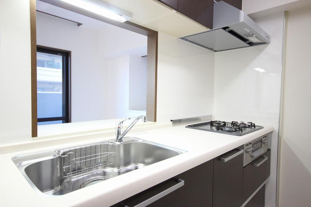 Kitchen. In face-to-face kitchen, You momentum conversation of family