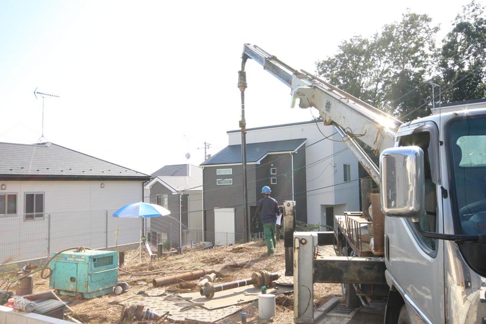 Construction ・ Construction method ・ specification. Soil improvement is a method to implant a steel pipe in the ground