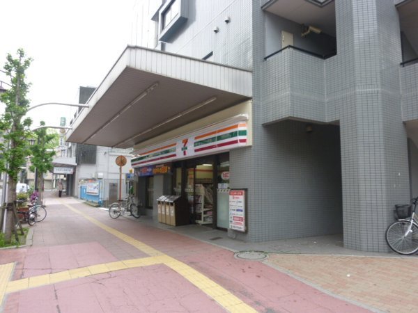 Convenience store. Seven-Eleven Miyamoto 3-chome up (convenience store) 382m