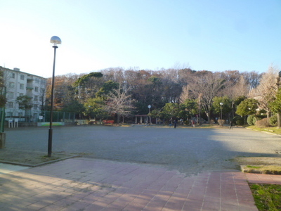 park. 700m until Takinoi park (park)