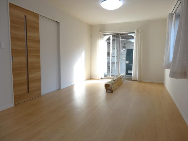 Living. 1 Building a living-dining