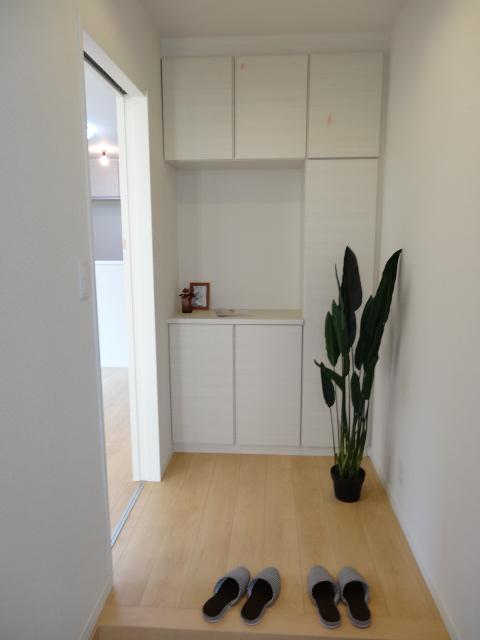 Entrance. 1 Building entrance