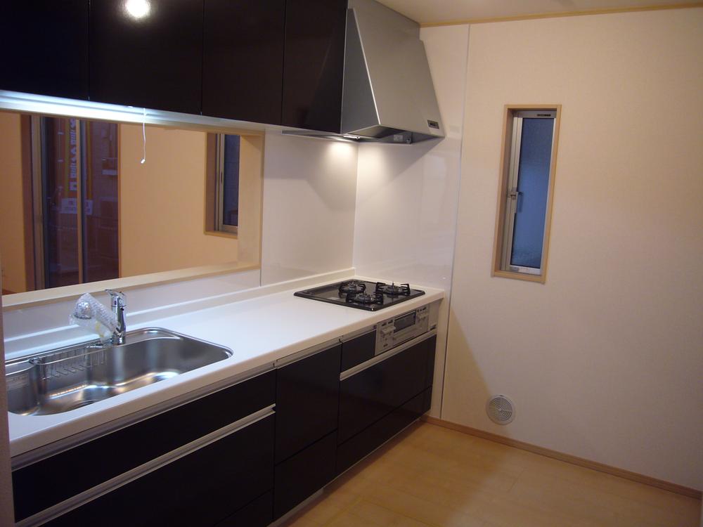 Kitchen. Indoor (11 May 2013) Shooting