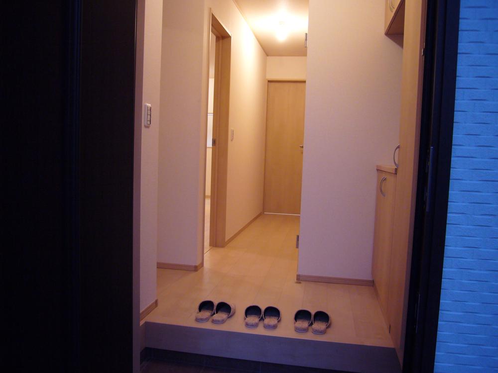 Entrance. Local (11 May 2013) Shooting