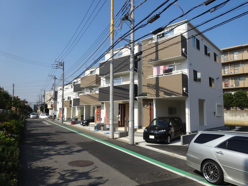 Local appearance photo.  ☆ South road ☆  ◆ 6 line 2 Station accessible site (November 2013) Shooting