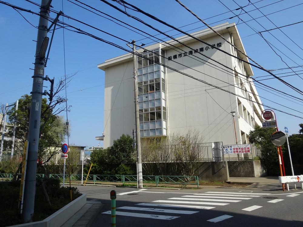 Primary school. 350m to the sea Jinnan Elementary School