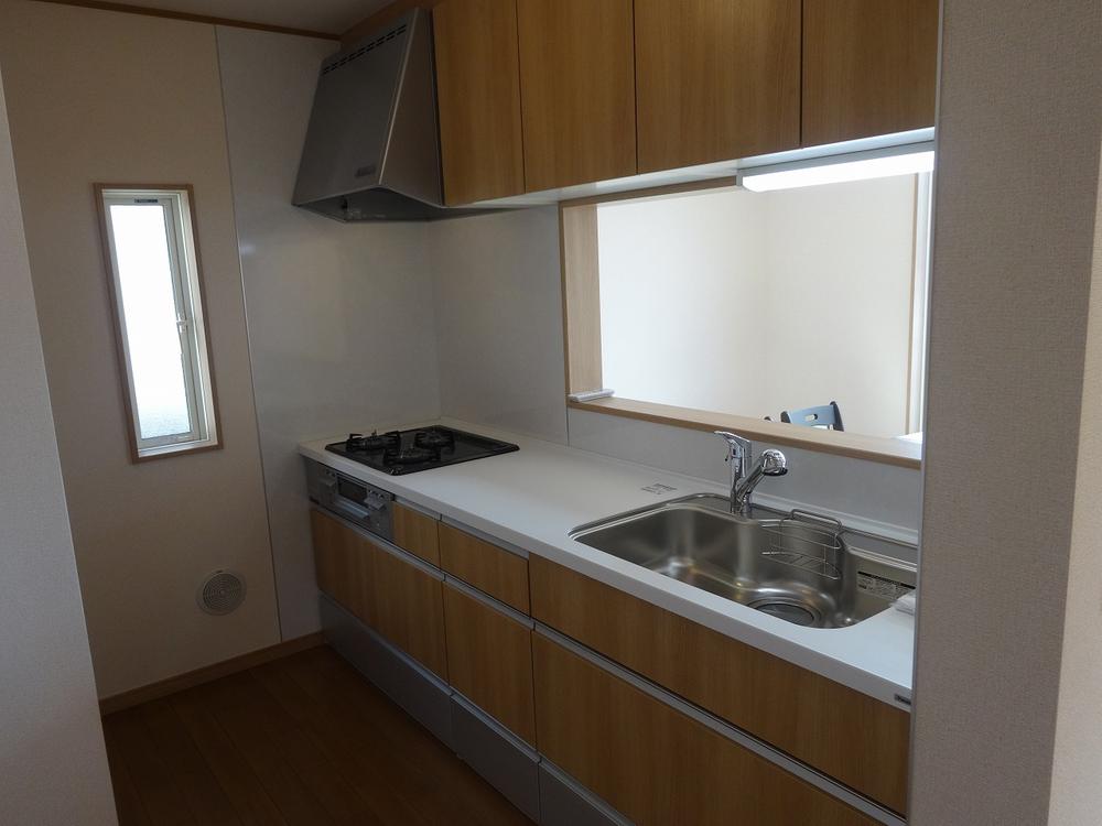 Kitchen.  ☆ Popular system Kitchen ☆  ◆ There convenient under-floor storage  ◆ With water purifier