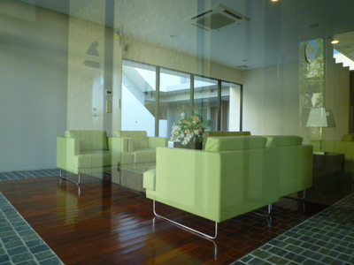 Other common areas. Reception set of guests at the time also safe to entrance is also located convenient