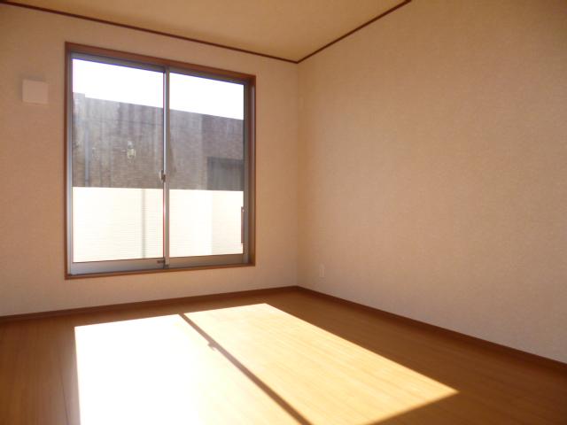 Non-living room. Finally was model house complete (4 Building).