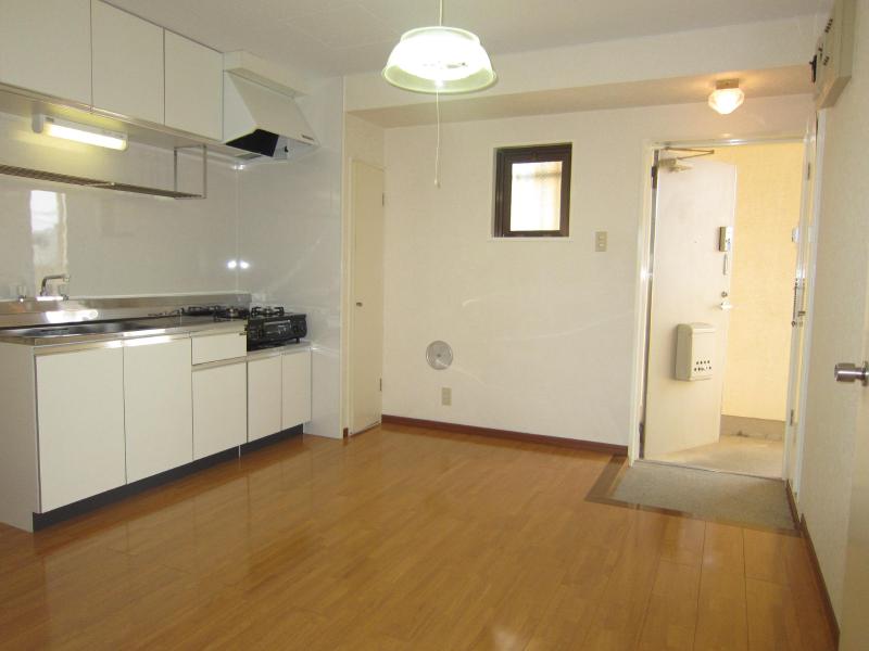 Living and room. It is comfortable, clean flooring