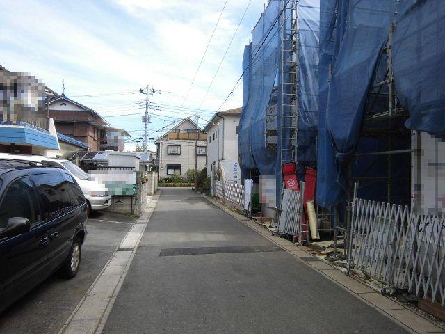 Local photos, including front road. It is a front road