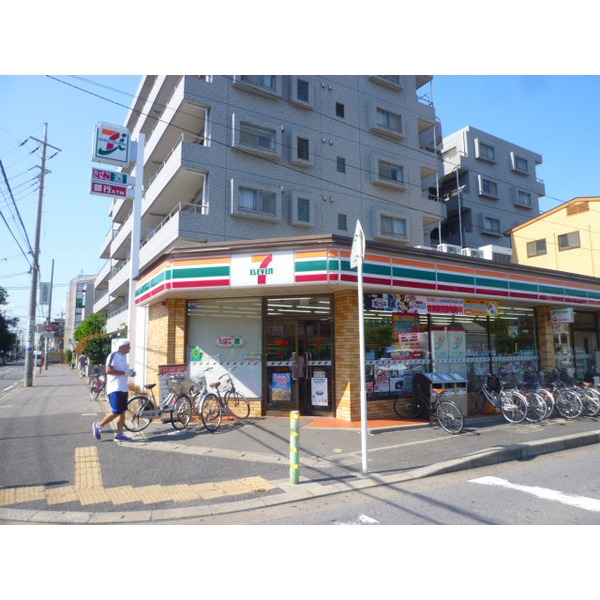 Convenience store. 82m until Lawson Funabashi Yakuendai 1-chome (convenience store)