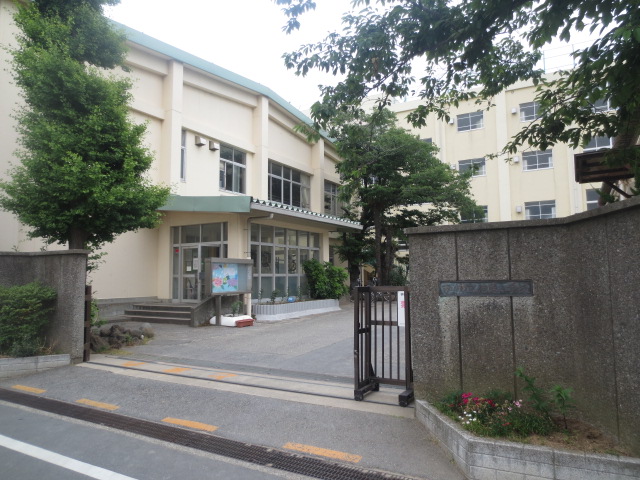 Primary school. 874m until Ichikawa City Nobuatsu elementary school (elementary school)