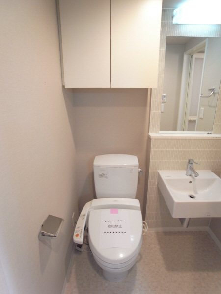 Toilet. Comfortable toilet with warm water washing toilet seat ☆ Very hygienic! ! 