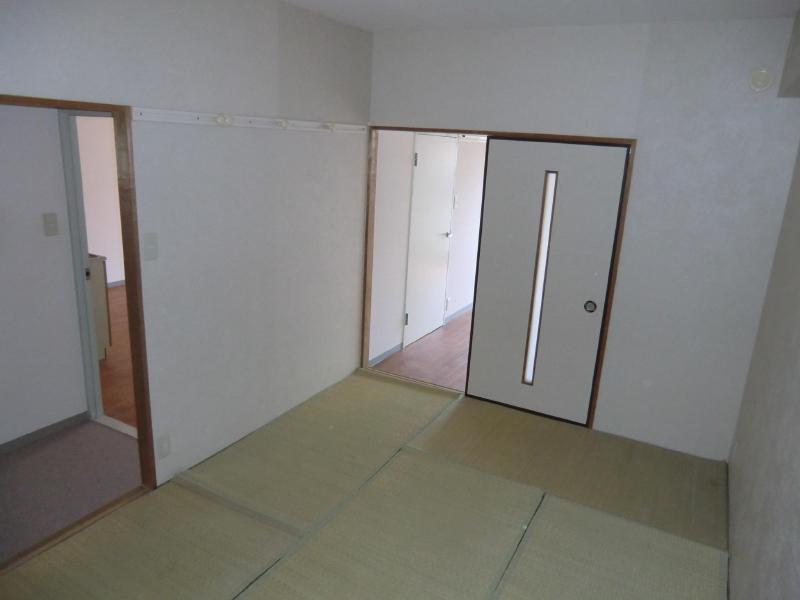 Living and room. Delivery tatami also with a clean state