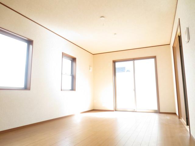 Same specifications photos (living). Living