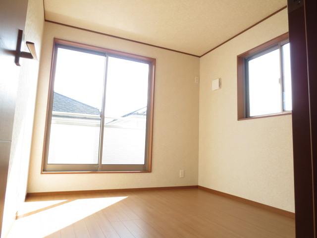Non-living room. Second floor west Western-style