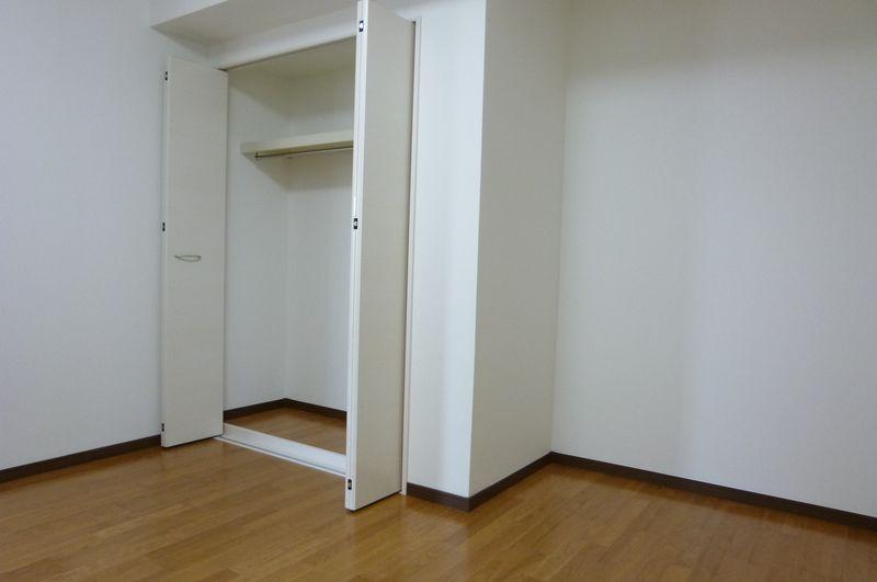 Non-living room. Western-style 6 Pledge