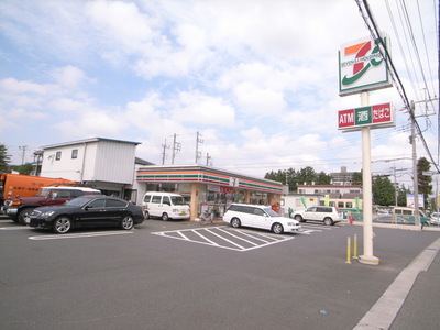 Convenience store. 174m to Seven-Eleven (convenience store)