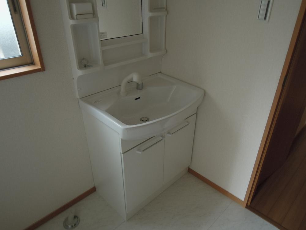 Wash basin, toilet. Indoor (July 2013) Shooting