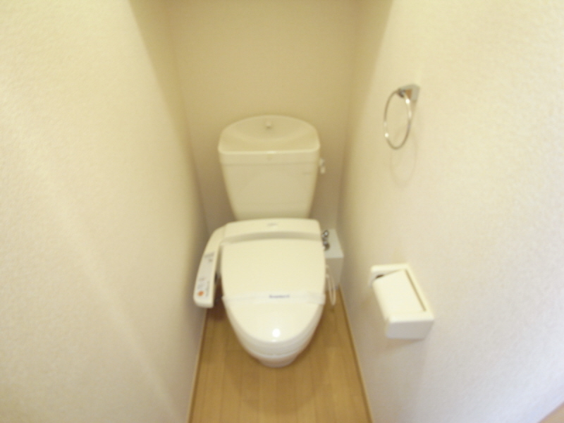 Toilet. Recently popular! Warm water washing toilet seat equipped