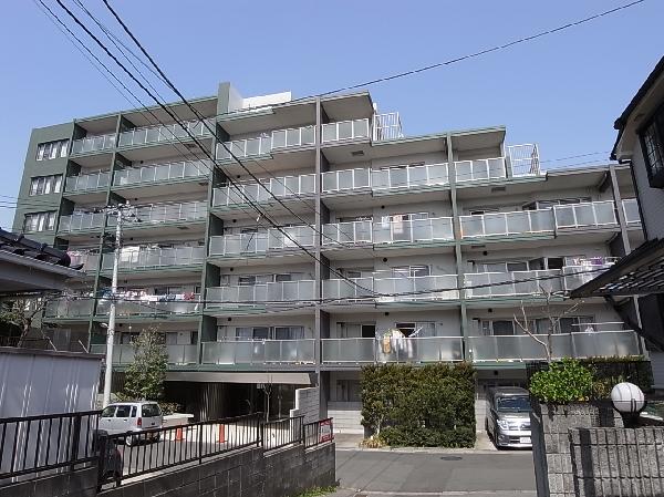 Local appearance photo. 4 station 2 routes available