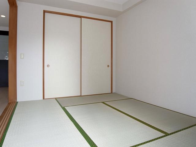 Non-living room. It is readily available in the living room and on earth