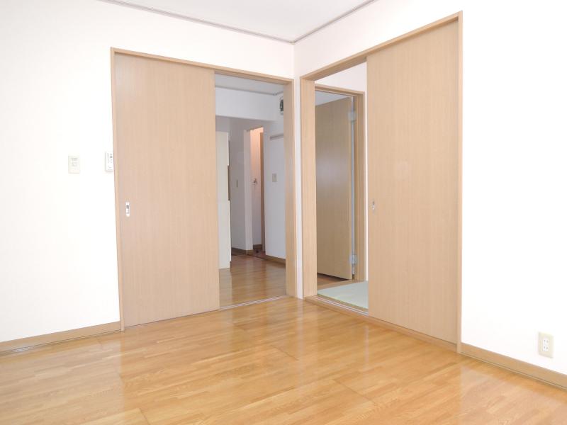 Other room space. Convenient to make that go DK, to either to the Japanese-style room