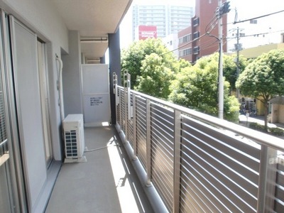 Balcony. Spacious balcony It green glad of street trees