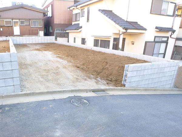 Local appearance photo. 1 Building