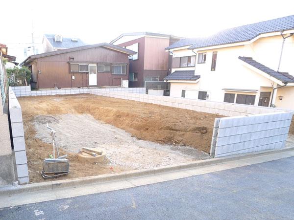 Local appearance photo. Building 2