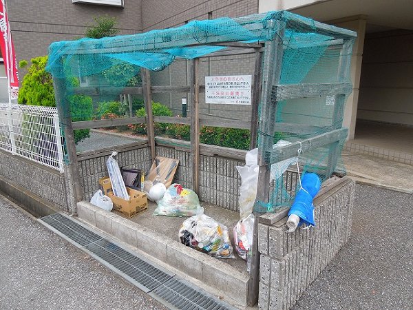 Other common areas. Garbage yard