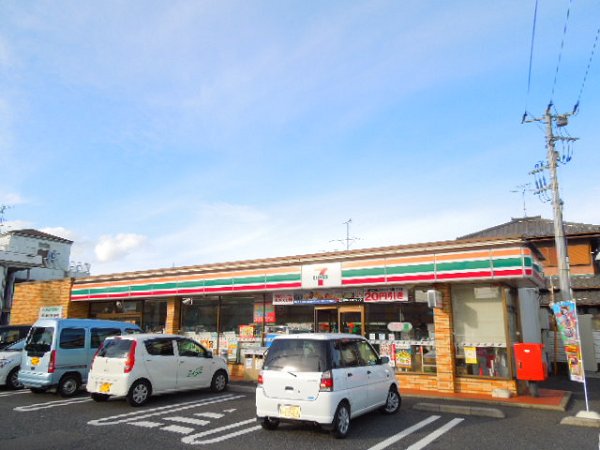 Convenience store. 1310m to Seven-Eleven (convenience store)