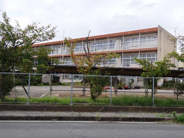Junior high school. Ichihara 1540m walk 20 minutes to stand Hachiman Junior High School