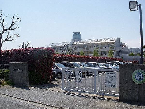 Primary school. Makizono up to elementary school (elementary school) 2150m