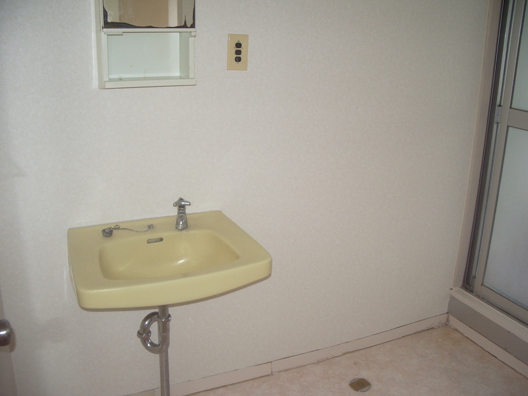 Washroom. Japanese-style room 6 tatami