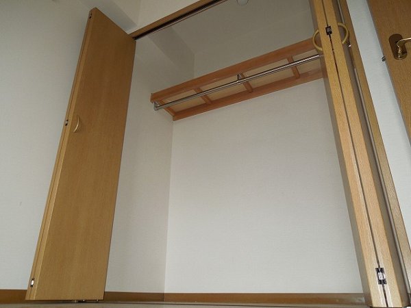 Other room space. closet