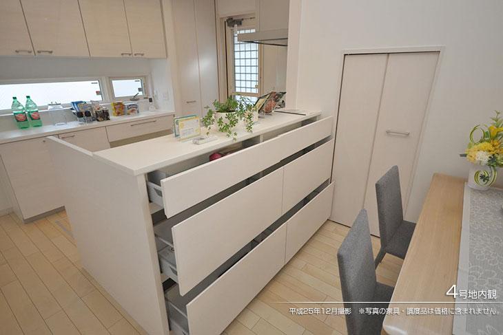 Kitchen.  [No. 4 place] [Introspection Photo] 2013 December shooting  ※ Photos furniture ・ Furnishings are not included in the price.