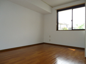 Living and room. 6 Pledge of Western-style. We vacant popular corner room!