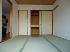 Living and room. 6 Pledge of Japanese-style room We use good quality tatami!