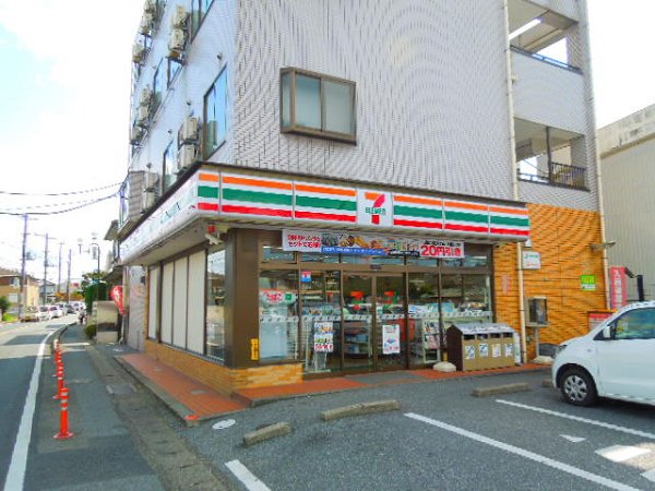 Convenience store. 203m to Seven-Eleven (convenience store)