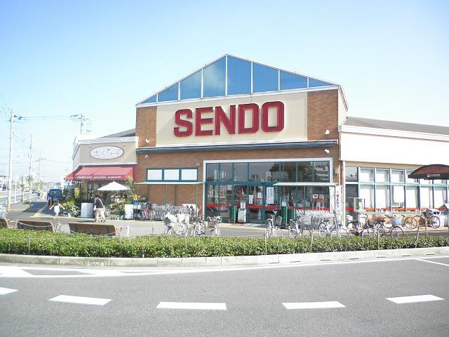 Supermarket. Boatman 210m shopping convenient location to Yahata shop