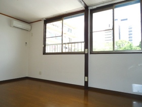 Living and room. 10.5 Pledge of LDK. It comes with 1 groups air conditioning!