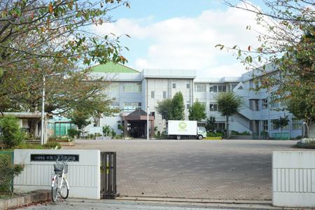 Junior high school. 1441m to Ichihara City Chiharadai South Junior High School