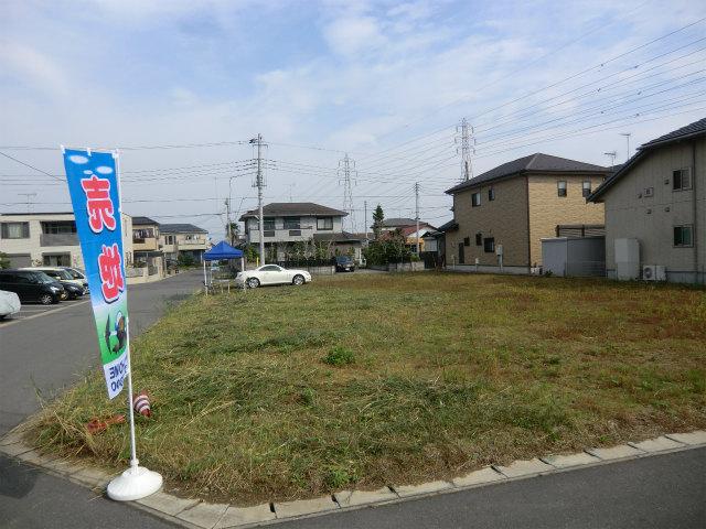 Local land photo.  ■ Rarely in the east exit readjustment land not come out !! ■ All four compartment !!, including a corner lot facing the nicely paved 6m public road